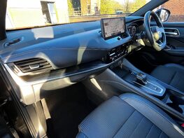 Nissan Qashqai DIG-T TEKNA DCT MHEV 17