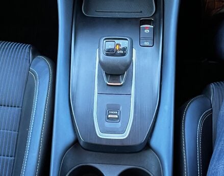 Nissan Qashqai DIG-T TEKNA DCT MHEV 49