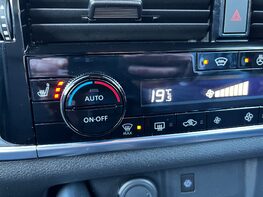 Nissan Qashqai DIG-T TEKNA DCT MHEV 44