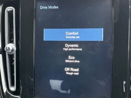 Volvo XC40 T4 R-DESIGN PRO 42