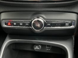 Volvo XC40 T4 R-DESIGN PRO 44