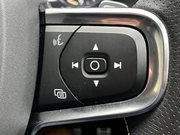 Volvo XC40 T4 R-DESIGN PRO 51