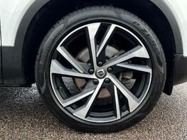 Volvo XC40 T4 R-DESIGN PRO 16