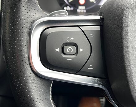 Volvo XC40 T4 R-DESIGN PRO 50