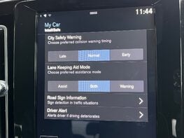 Volvo XC40 T4 R-DESIGN PRO 29