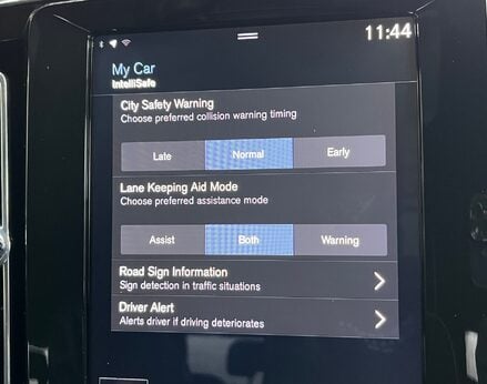 Volvo XC40 T4 R-DESIGN PRO 29