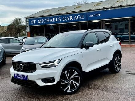 Volvo XC40 T4 R-DESIGN PRO