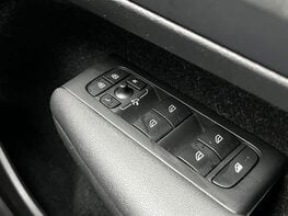 Volvo XC40 T4 R-DESIGN PRO 57