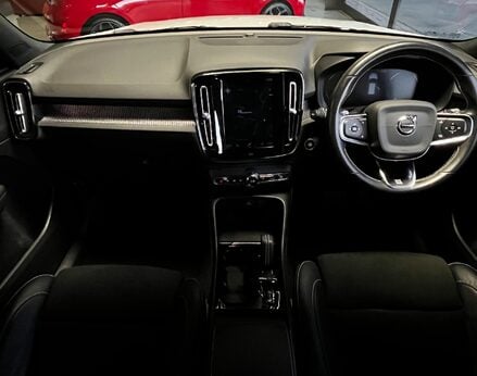 Volvo XC40 T4 R-DESIGN PRO 2
