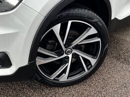 Volvo XC40 T4 R-DESIGN PRO 3