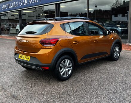 Dacia Sandero Stepway EXPRESSION TCE 8