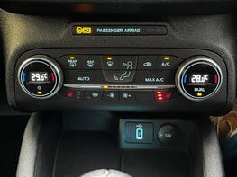 Ford Focus TITANIUM 45