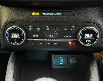 Ford Focus TITANIUM 45