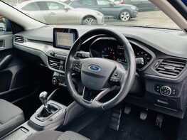 Ford Focus TITANIUM 18