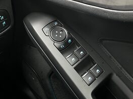 Ford Focus TITANIUM 58