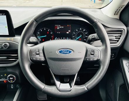 Ford Focus TITANIUM 20