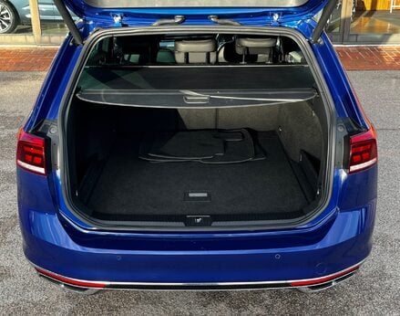 Volkswagen Passat R-LINE TSI EVO 27