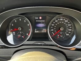 Volkswagen Passat R-LINE TSI EVO 31