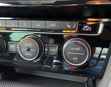 Volkswagen Passat R-LINE TSI EVO 75