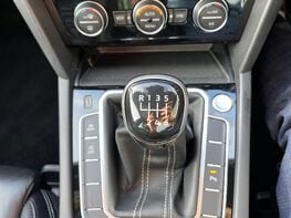 Volkswagen Passat R-LINE TSI EVO 80