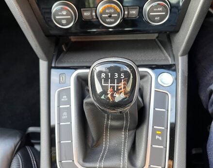 Volkswagen Passat R-LINE TSI EVO 80