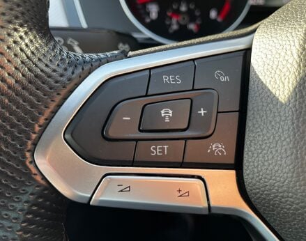 Volkswagen Passat R-LINE TSI EVO 83