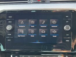 Volkswagen Passat R-LINE TSI EVO 41