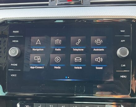 Volkswagen Passat R-LINE TSI EVO 41