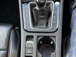 Volkswagen Passat R-LINE TSI EVO 82