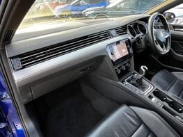 Volkswagen Passat R-LINE TSI EVO 23