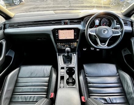 Volkswagen Passat R-LINE TSI EVO 2