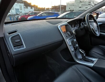 Volvo XC60 T5 SE LUX NAV 17