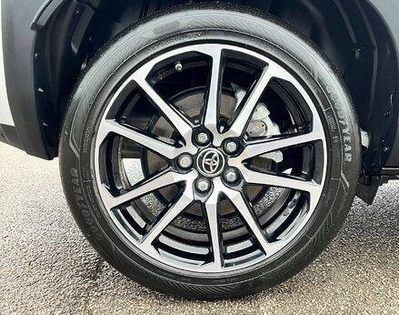 Toyota Yaris Cross 1.5 Yaris Cross GR Sport HEV Auto 5dr 16