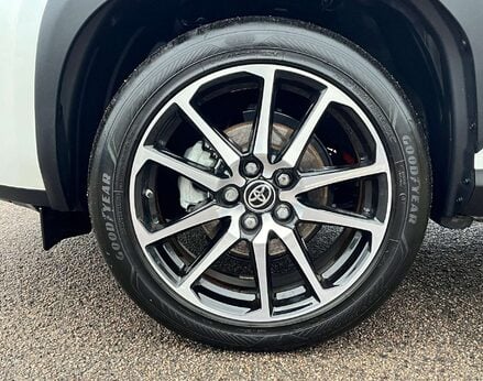 Toyota Yaris Cross 1.5 Yaris Cross GR Sport HEV Auto 5dr 14
