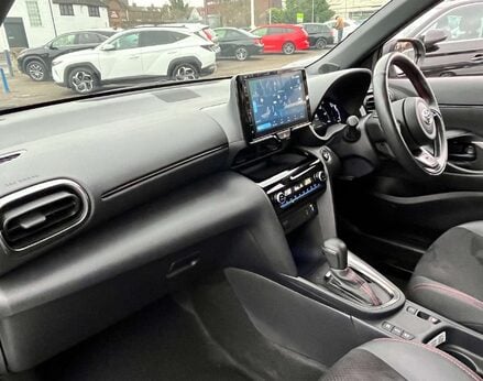 Toyota Yaris Cross 1.5 Yaris Cross GR Sport HEV Auto 5dr 17