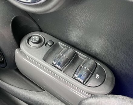 Mini Hatch 1.5 One 5dr 46