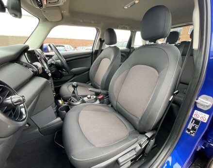 Mini Hatch 1.5 One 5dr 49