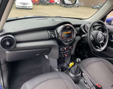 Mini Hatch 1.5 One 5dr 23