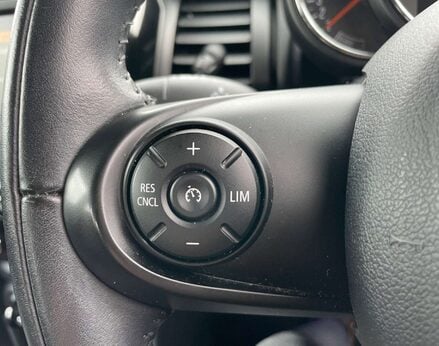 Mini Hatch 1.5 One 5dr 40