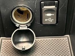 Toyota Avensis 1.8 Avensis Excel Valvematic CVT 5dr 51