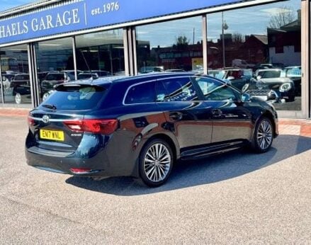 Toyota Avensis 1.8 Avensis Excel Valvematic CVT 5dr 8