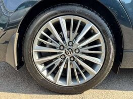 Toyota Avensis 1.8 Avensis Excel Valvematic CVT 5dr 15