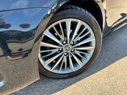 Toyota Avensis 1.8 Avensis Excel Valvematic CVT 5dr 3