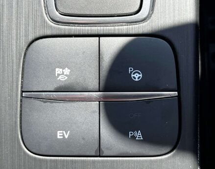 Ford Kuga 2.5 Kuga Titanium First Edition PHEV CVT 5dr 54