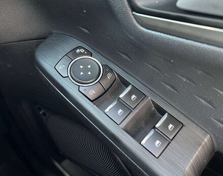 Ford Kuga 2.5 Kuga Titanium First Edition PHEV CVT 5dr 61