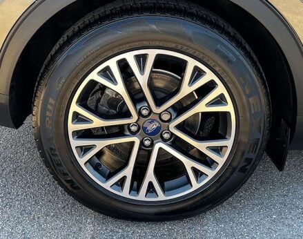 Ford Kuga 2.5 Kuga Titanium First Edition PHEV CVT 5dr 15