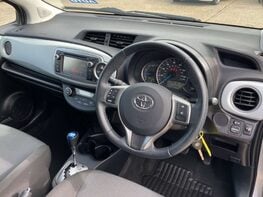 Toyota Yaris 1.5 Yaris T4 Hybrid CVT 5dr 17