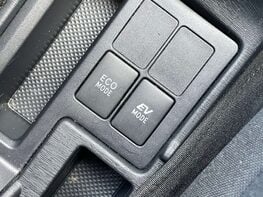 Toyota Yaris 1.5 Yaris T4 Hybrid CVT 5dr 34