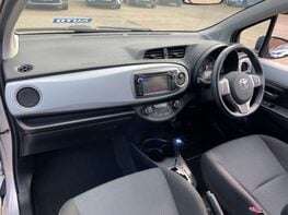 Toyota Yaris 1.5 Yaris T4 Hybrid CVT 5dr 23