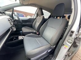 Toyota Yaris 1.5 Yaris T4 Hybrid CVT 5dr 43